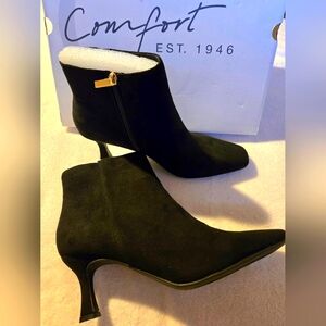 Comfort Est. 1946 Black Ankle Booties 3" Heel Zip Up (US 10)